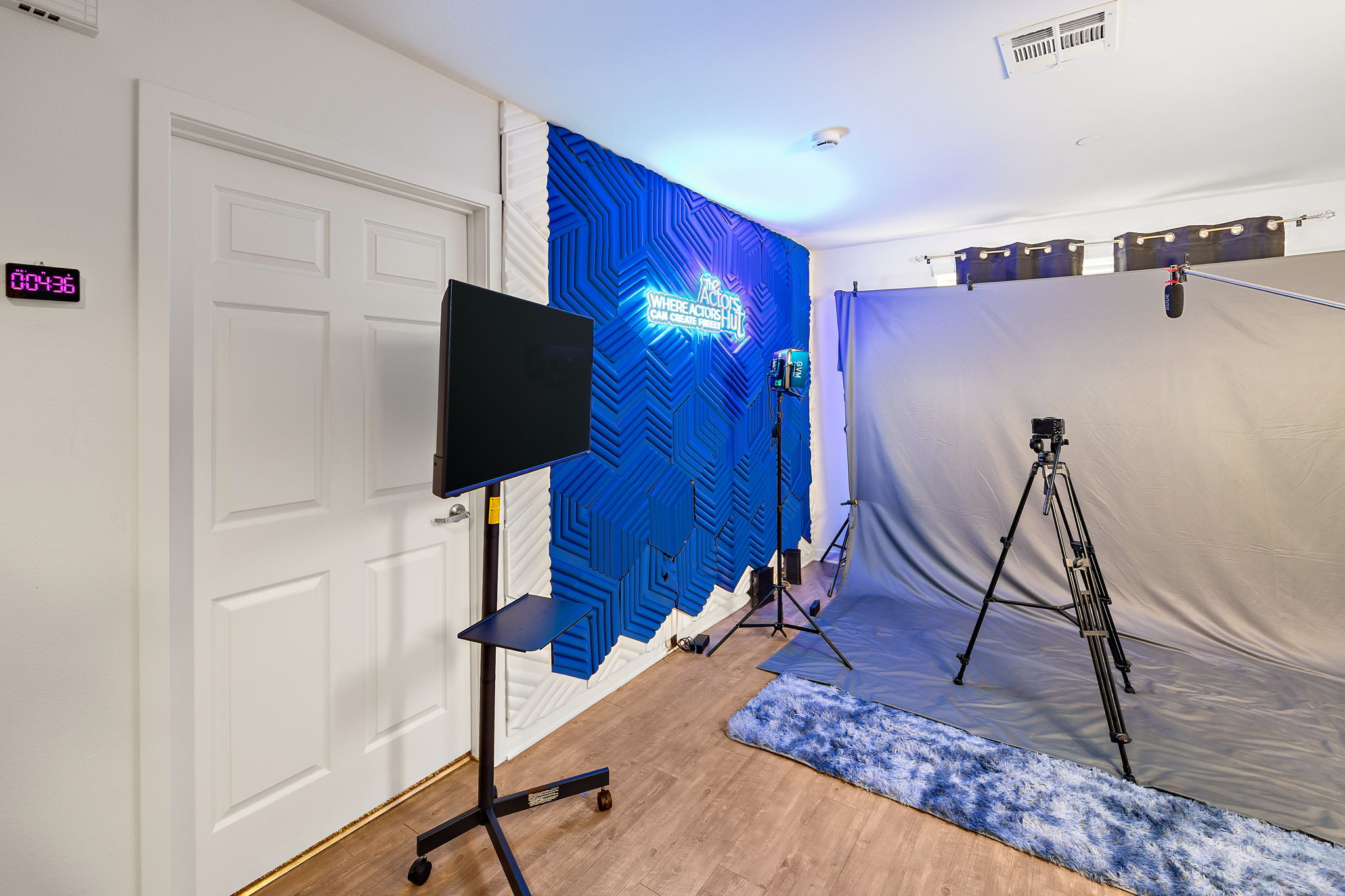 16-web-or-mls-13610-strathern-st-408
