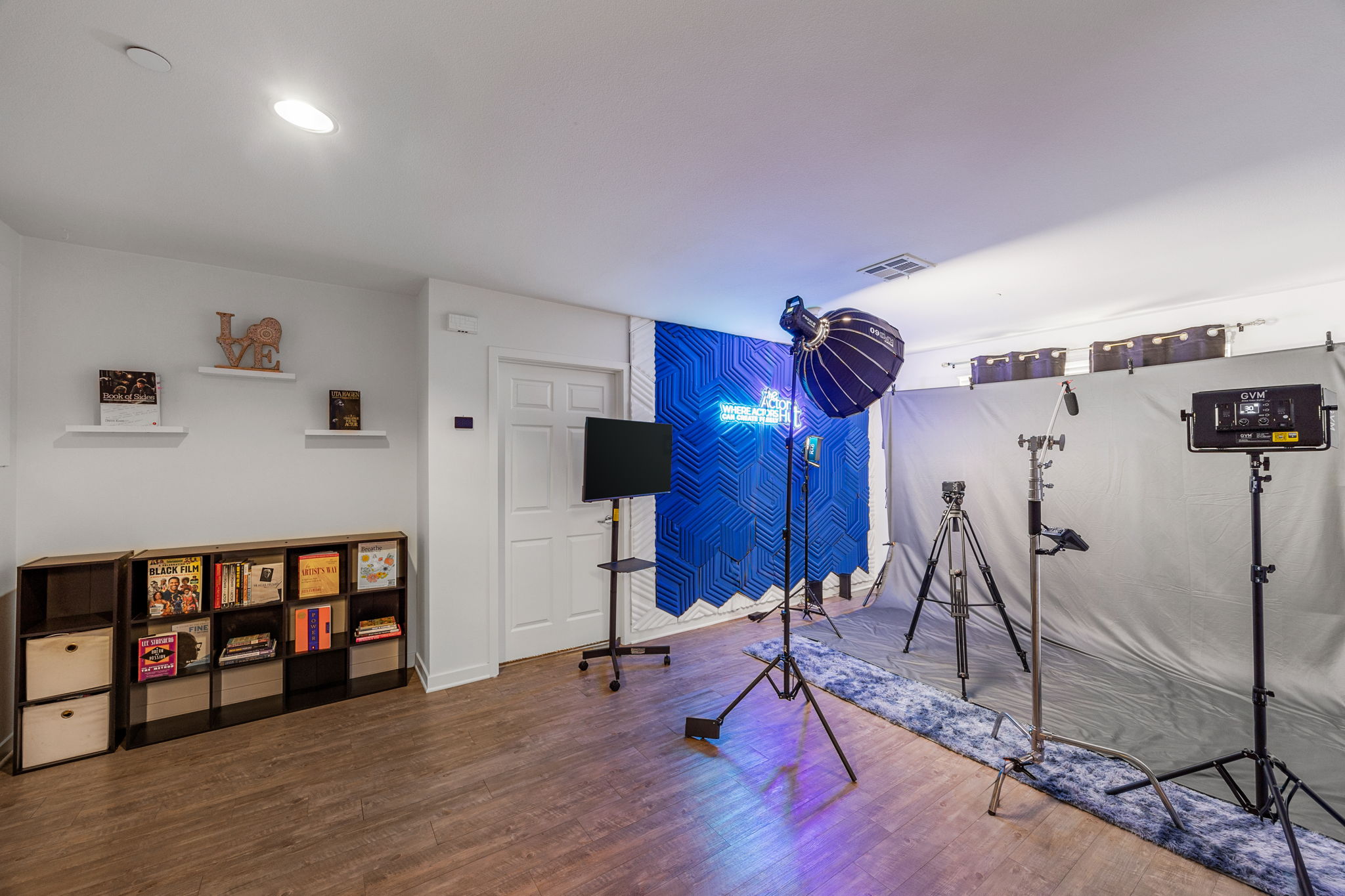 23-web-or-mls-13610-strathern-st-408