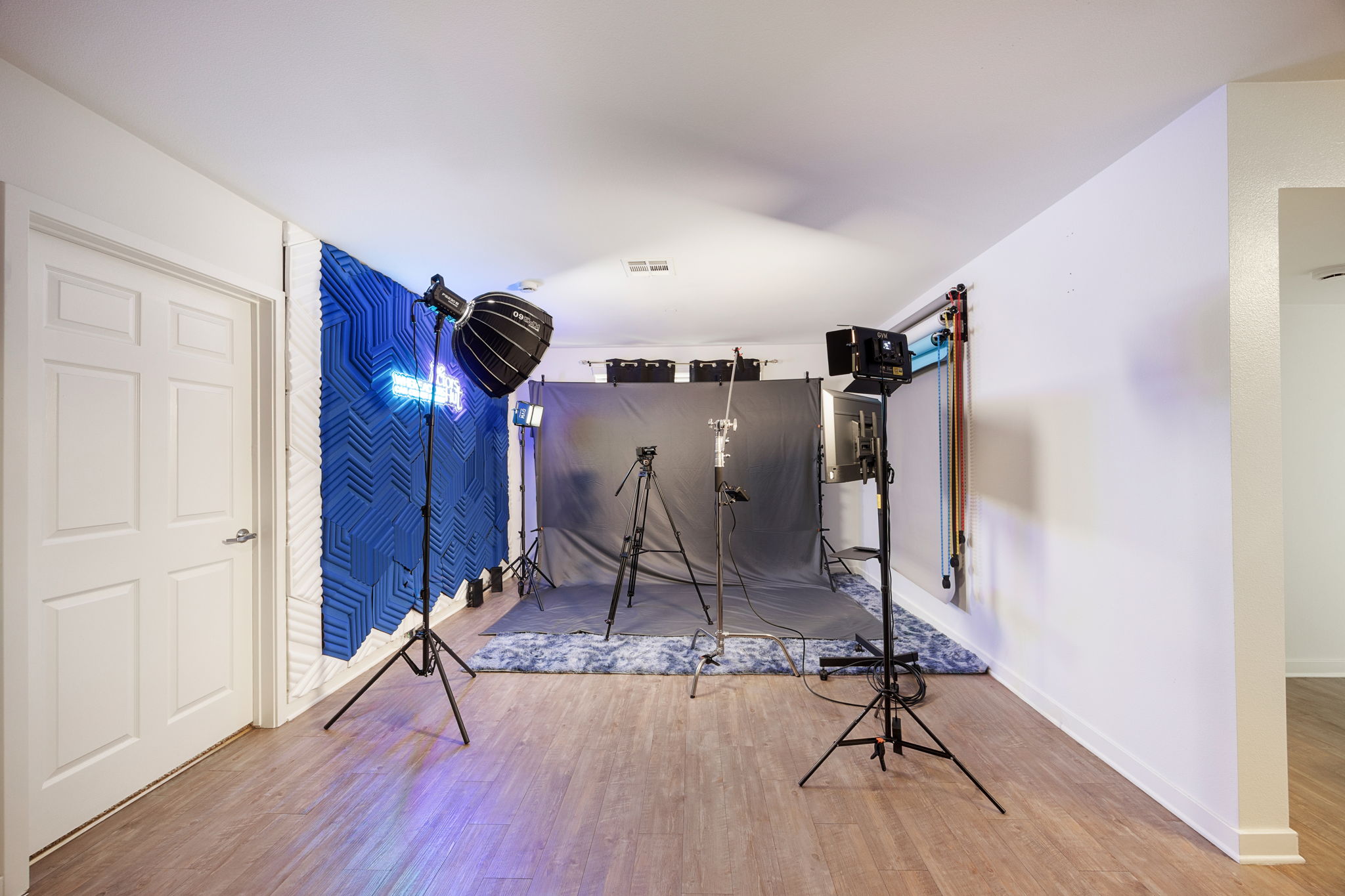 25-web-or-mls-13610-strathern-st-408